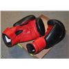 Image 1 : A PAIR OF 14 OZ BOES LEATHER BOXING GLOVES