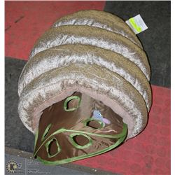 CATCAVE INCLUDING VARIOUS UNUSED TOYS