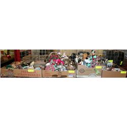 FLAT OF ESTATE ORNAMENTS X4