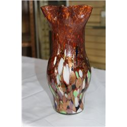 ART GLASS VASE