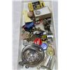 Image 1 : TRAY OF COLLECTIBLES