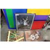 Image 1 : 3 WALL HANGINGS AND PICTURE