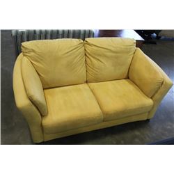 MODERN UPOLSTERED LOVESEAT
