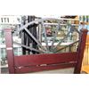 Image 1 : QUEENSIZE MAHOGANY FINISH BED FRAME