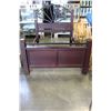 Image 2 : QUEENSIZE MAHOGANY FINISH BED FRAME