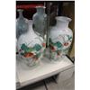 Image 2 : LOT OF TWO ORIENTAL VASES