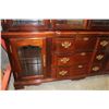 Image 3 : 2-PIECE MAHOGANY FINISH CHINA CABINET