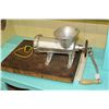 Image 1 : MEAT GRINDER AND TV TRAY