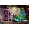 Image 1 : TWO BOXES OF "HAWAII" PARTY ITEMS