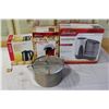 Image 1 : TWO POPCORN MAKERS AND HUMIDIFIER