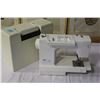 Image 1 : DORINA SEWING MACHINE