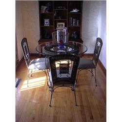 Table and 4 chairs wrought iron