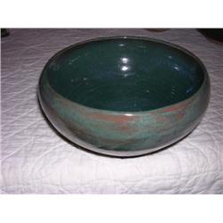 UND Pottery - Green bowl
