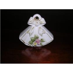 Bisque fan-shaped bell
