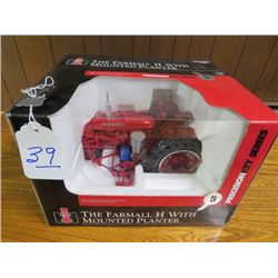 Farmall H Precision with mounted 2 row corn planter 1/16 scale