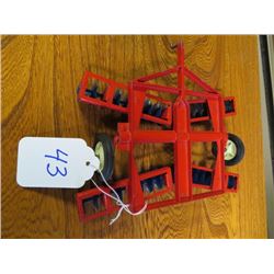 International wheel double disk harrow 1/16 scale