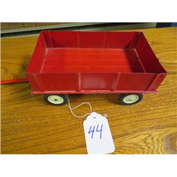 International Four wheel rubber tired trailer 1/16 scale