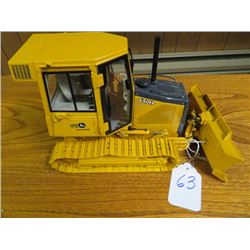 John Deere 650H Precision with hyd. dozer blade w/ metal tracks 1/16 scale