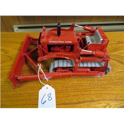 International TD 14 with hyd. angle dozer w/ metal tracks 1/16 scale