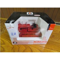 International TD24 Agricultural crawler (Red colour) 1/32 scale