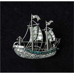 GOLD DIAMOND & EMERALD BROOCH