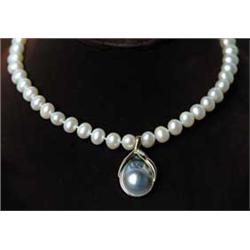 CULTURED PEARL NECKLACE WITH ENHANCER