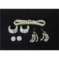 GOLD & PEARL JEWELRY