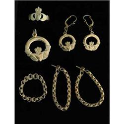 LOT OF YELLOW GOLD JEWELRY
