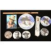 Image 1 : Group of John Wayne Collectibles