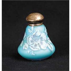 ENGLISH CAMEO TWO COLOR SCENT BOTTLE
