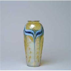 DURAND PULLED FEATHER & CUT VASE