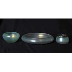 THREE STEUBEN VERRE DE SOIE ITEMS