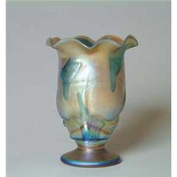 ART GLASS VASE