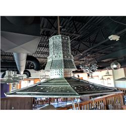 (1) Decorative metal light fixture