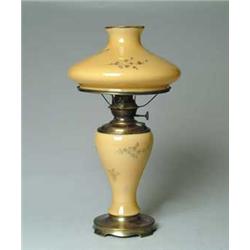 VICTORIAN CASED GLASS KEROSENE LAMP