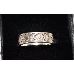 RING - STERLING SILSVER - CUTOUT DESIGN - RETAIL ESTIMATE $150