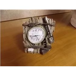 GUN DESIGNED WALL CLOCK