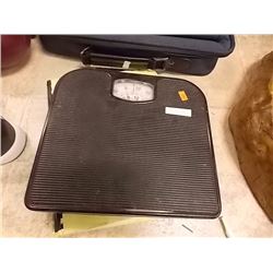 BATHROOM SCALE