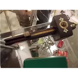 VINTAGE BRASS ACCENTED CIRCLE MAKER