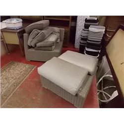 WICKER CORNER CHAIR & OTTOMAN