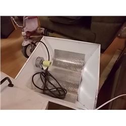 GROW LIGHT HOUSEING WITH HOOD REFLECTOR - 2' X 2'