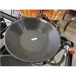 NEW GOLD PAN - ESTWING - BLACK PLASTIC - LARGE