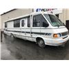 Image 2 : 1990 FORD F350 SUPERDUTY CHASSIS 33' WINNEBAGO ITASCA MODEL #ICP33RQ, TMU