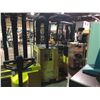 Image 2 : HYSTER E30CR 2754LBS 3 STAGE ELECTRIC LIFT TRUCK