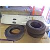 Image 1 : 2 Ford Tailgates & 3 Blizzard 245R17 Tires