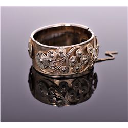 Vintage Gold Tone/Plated Bracelet With Filigr