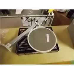 MAKE-UP MIRROR - NEW - REVERSABLE