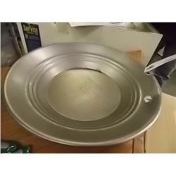 NEW GOLD PAN - ESTWING - METAL -