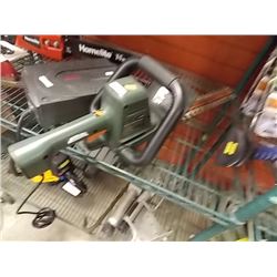 HEDGE TRIMMER - B & D