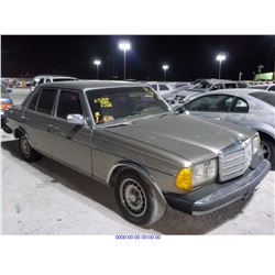 1978 - MERCEDES BENZ 123D // DIESEL